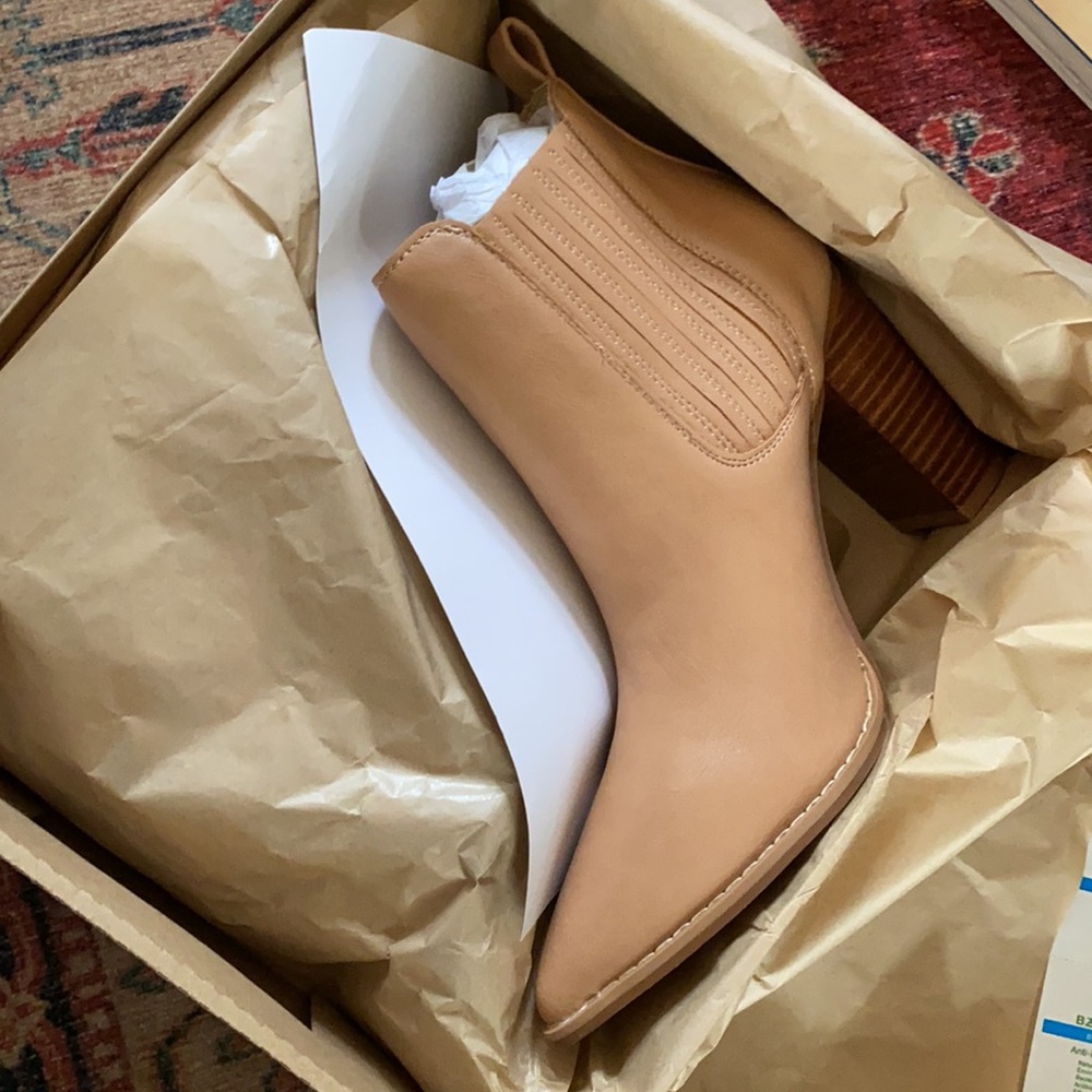 Perfect for Fall NWT Sold Out Finley Bootie - Picture 6 of 15